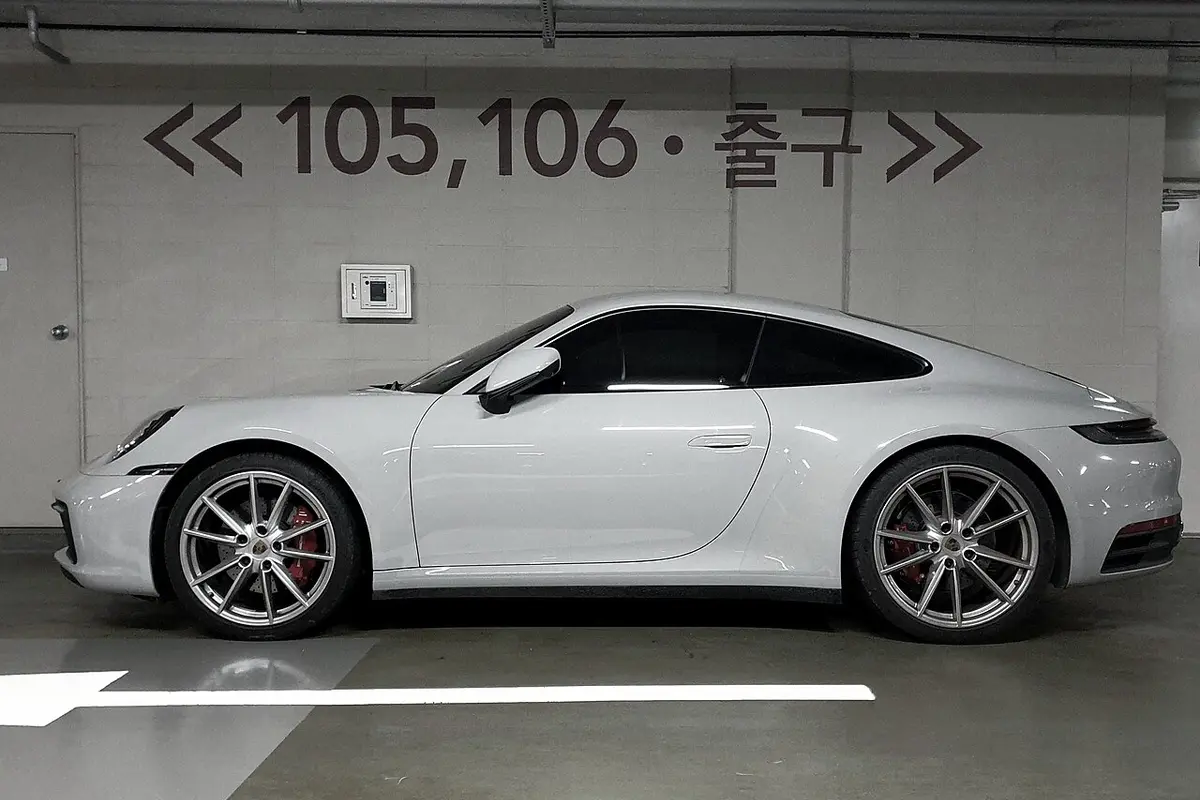 Porsche 911 Carrera S · Lateral
