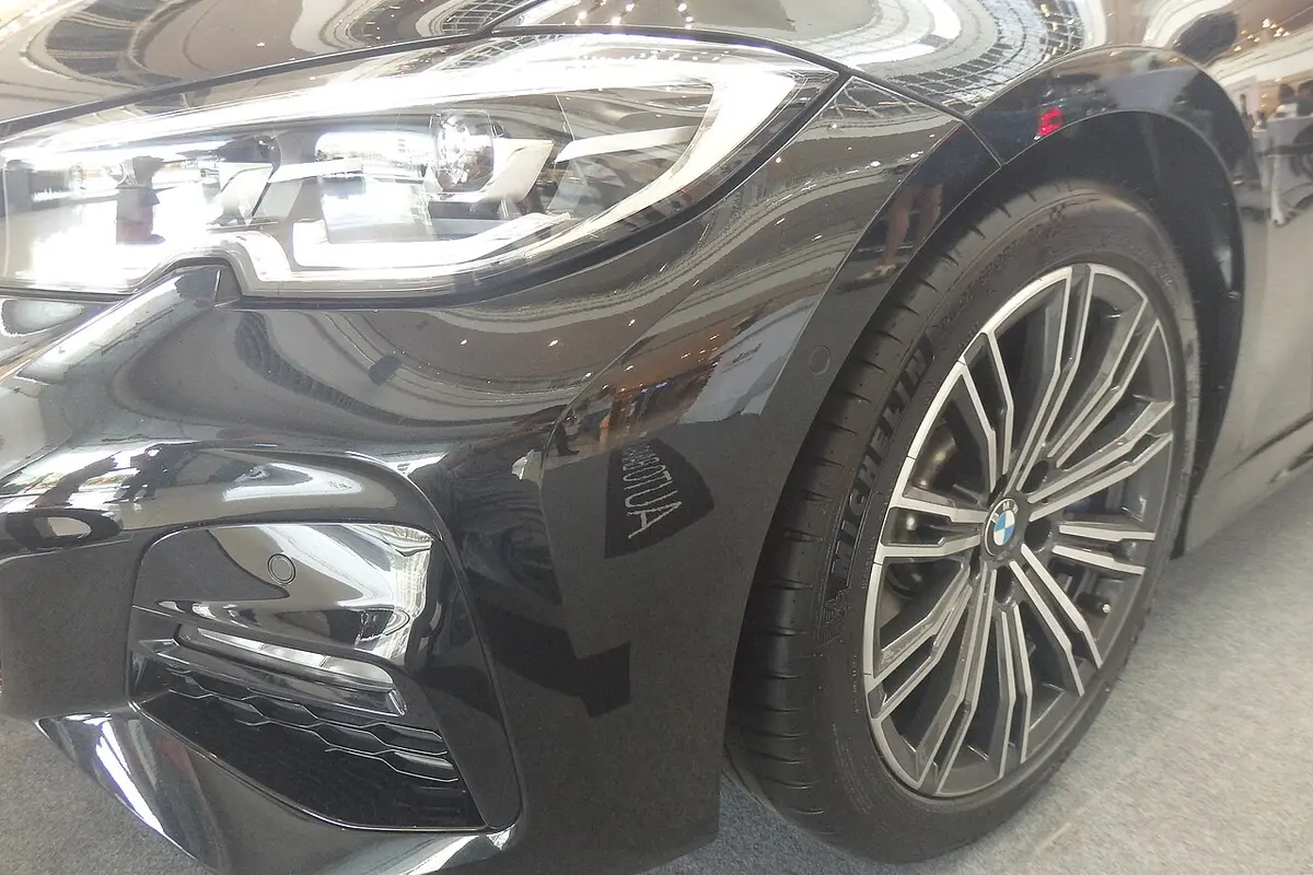 BMW 330i M Sport · Llanta
