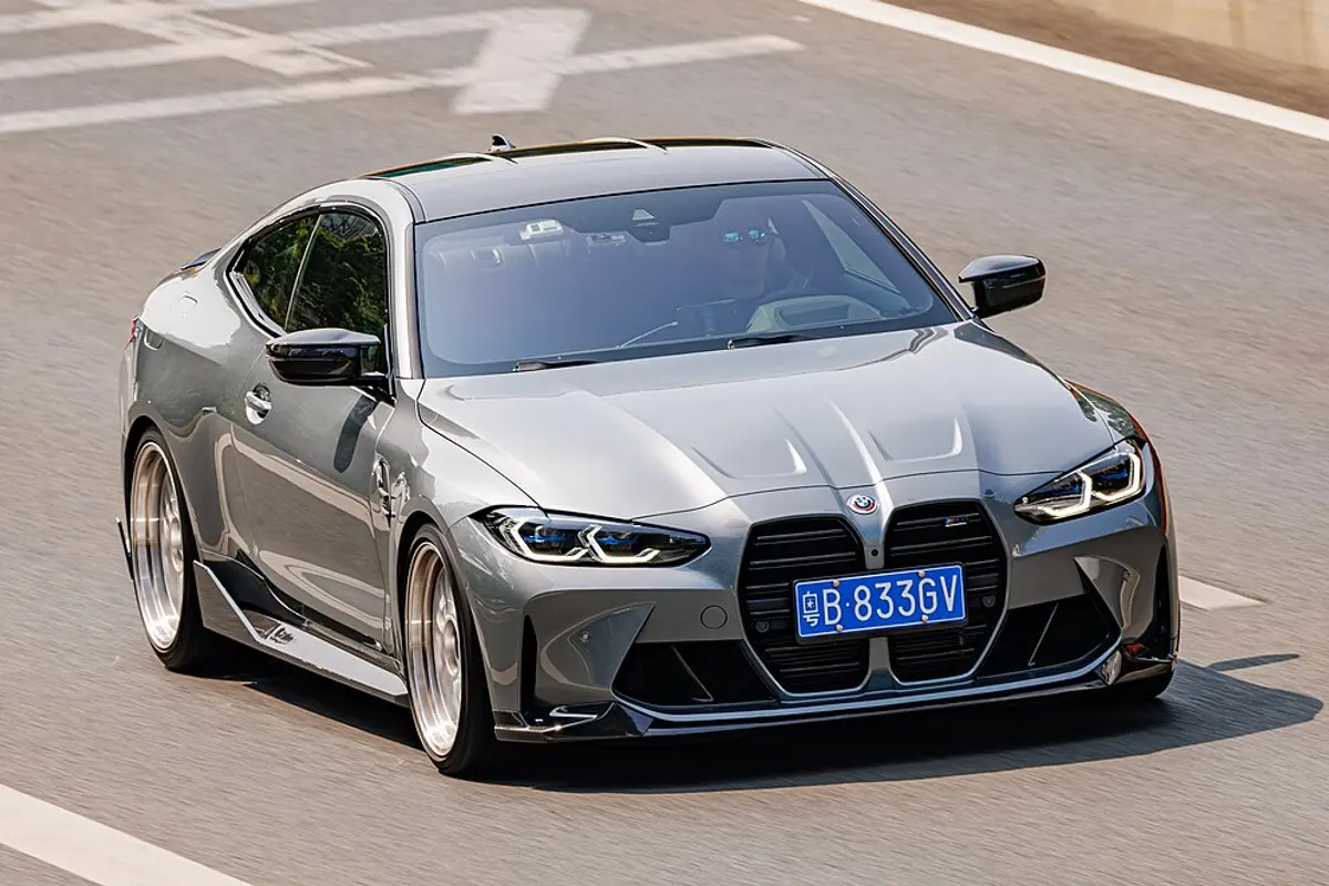 BMW M4 Competition · Frente