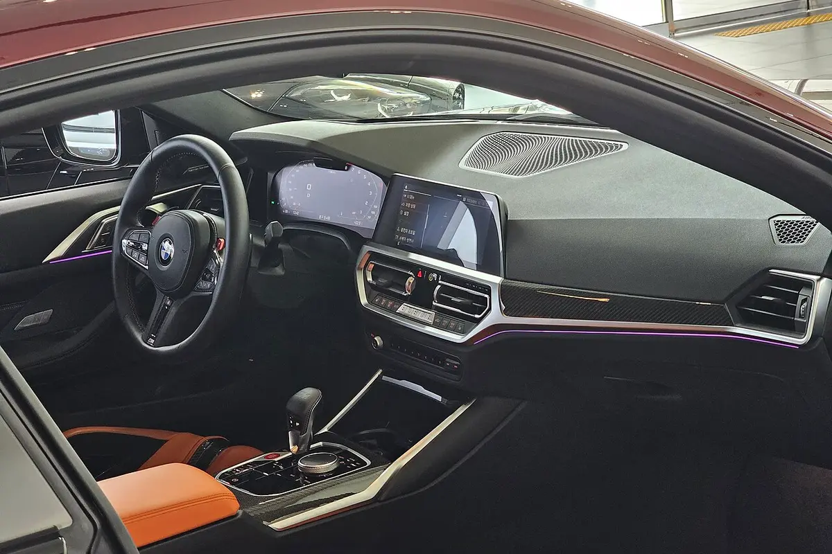 BMW M4 Competition · Habitáculo